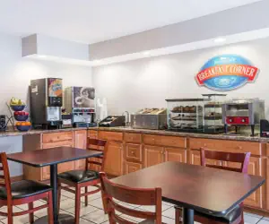 Photo 2 - Baymont by Wyndham Cambridge