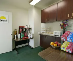 Photo 4 - Days Inn by Wyndham Riverside Tyler Mall