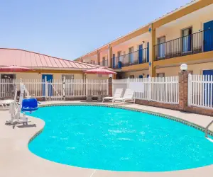 Photo 3 - Days Inn by Wyndham Augusta Wheeler Road