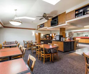 Photo 3 - Days Inn by Wyndham Harrisburg North