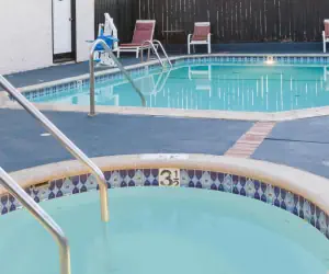 Photo 3 - Days Inn by Wyndham Castaic Six Flags Magic Mountain