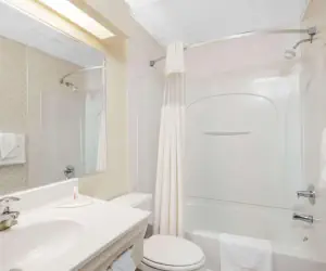 Photo 3 - Days Inn by Wyndham Tannersville