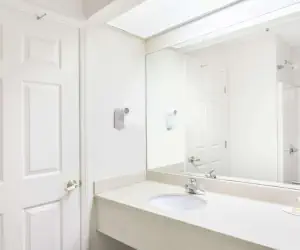 Photo 4 - Days Inn & Suites by Wyndham Huntsville