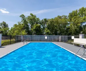 Photo 4 - Days Inn by Wyndham Martin