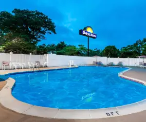 Photo 2 - Days Inn by Wyndham Tannersville