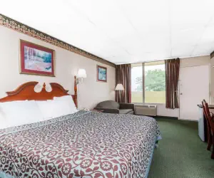 Photo 4 - Days Inn by Wyndham Tannersville