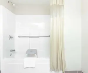 Photo 3 - Days Inn & Suites by Wyndham Huntsville