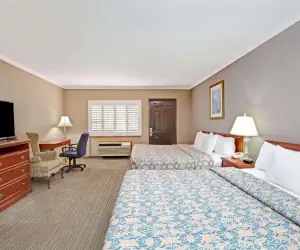Photo 5 - Days Inn by Wyndham West Covina