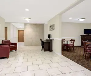 Photo 3 - Days Inn by Wyndham Greensboro NC