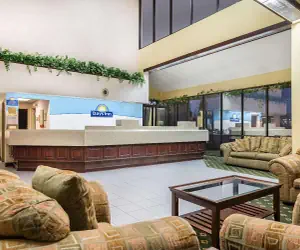 Photo 4 - Days Inn by Wyndham Indianapolis Northeast