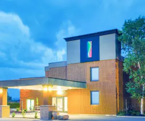 Photo 3 - Super 8 by Wyndham Plattsburgh