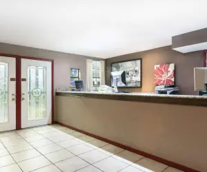 Photo 3 - Super 8 by Wyndham Fredericksburg