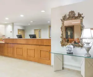 Photo 2 - Super 8 by Wyndham Hagerstown/Halfway Area