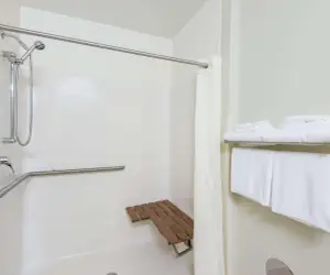 Photo 4 - Super 8 by Wyndham Hagerstown/Halfway Area