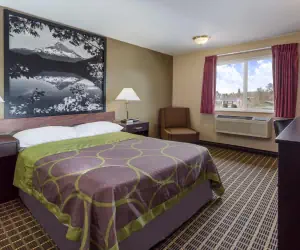Photo 5 - Super 8 by Wyndham Corvallis