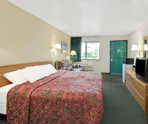 Photo 4 - Days Inn by Wyndham Espanola