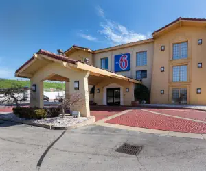 Photo 3 - Motel 6-Knoxville, TN