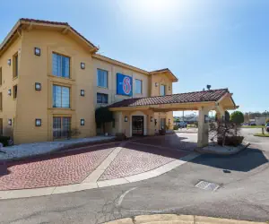 Photo 2 - Motel 6-Knoxville, TN