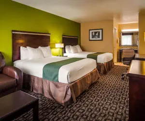 Photo 2 - SureStay Hotel by Best Western Floresville