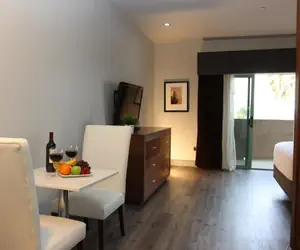 Photo 5 - BLVD Hotel & Studios- Walking Distance to Universal Studios Hollywood