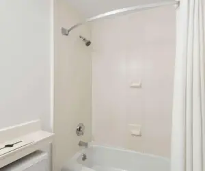 Photo 5 - Super 8 by Wyndham Old Saybrook