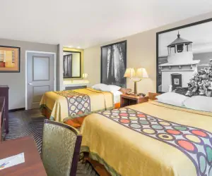 Photo 5 - Super 8 by Wyndham Fortuna