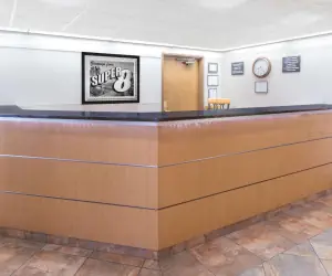 Photo 3 - Super 8 by Wyndham Madison South