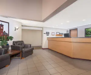 Photo 4 - Super 8 by Wyndham Menomonie WI