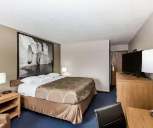 Photo 3 - Super 8 by Wyndham Hays KS