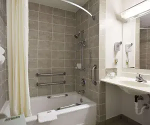 Photo 4 - Super 8 by Wyndham Peru Starved Rock State Park