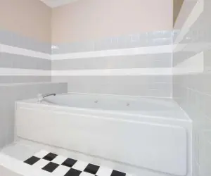 Photo 3 - Super 8 by Wyndham Knoxville