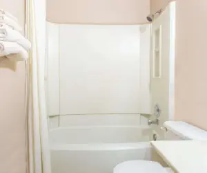 Photo 4 - Super 8 by Wyndham Austin MN