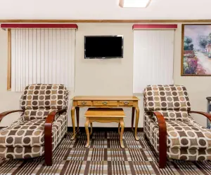 Photo 2 - Super 8 by Wyndham Lexington