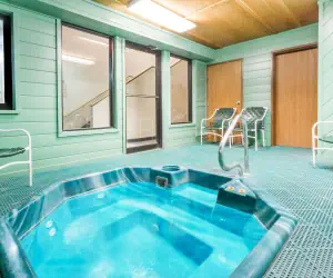 Photo 3 - Super 8 by Wyndham Lexington