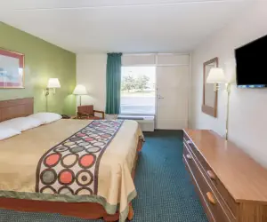 Photo 5 - Super 8 by Wyndham Tifton