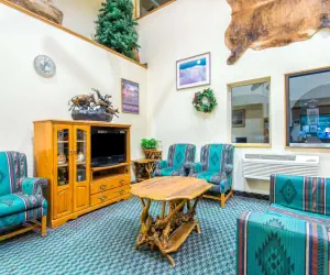 Photo 2 - Super 8 by Wyndham Buena Vista