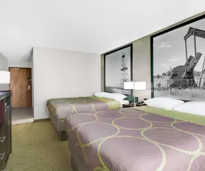 Photo 4 - Super 8 by Wyndham Bedford DFW Airport West