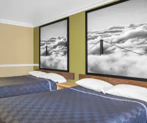 Photo 4 - Super 8 by Wyndham Hayward Downtown