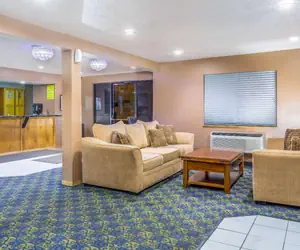 Photo 2 - Super 8 by Wyndham Mesa Gilbert