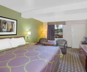 Photo 5 - Super 8 by Wyndham Jasper