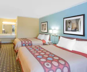 Photo 4 - Super 8 by Wyndham Jasper