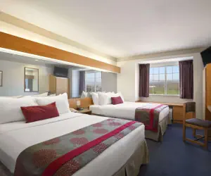 Photo 4 - Ramada by Wyndham Bloomington I-55 and I-74 IL