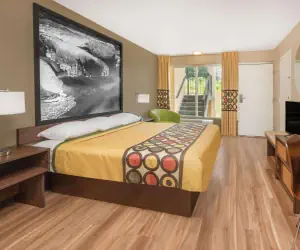 Photo 5 - Super 8 by Wyndham Asheville Airport