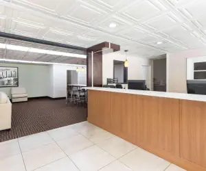 Photo 3 - Super 8 by Wyndham Asheville Airport