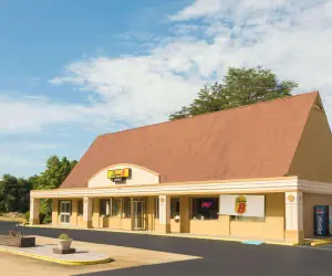 Photo 2 - Super 8 by Wyndham Asheville Airport