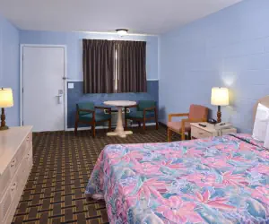 Photo 4 - Americas Best Value Inn & Suites Branson - Near the Strip