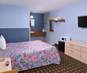 Photo 5 - Americas Best Value Inn & Suites Branson - Near the Strip