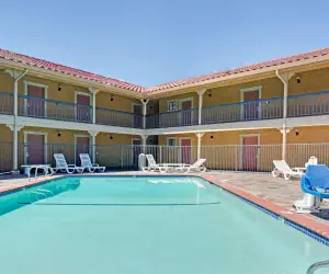 Photo 4 - Days Inn by Wyndham San Jose Convention Center