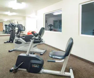 Photo 4 - Howard Johnson by Wyndham Oacoma Hotel & Suites