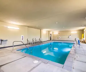 Photo 3 - Cobblestone Hotel & Suites - Victor